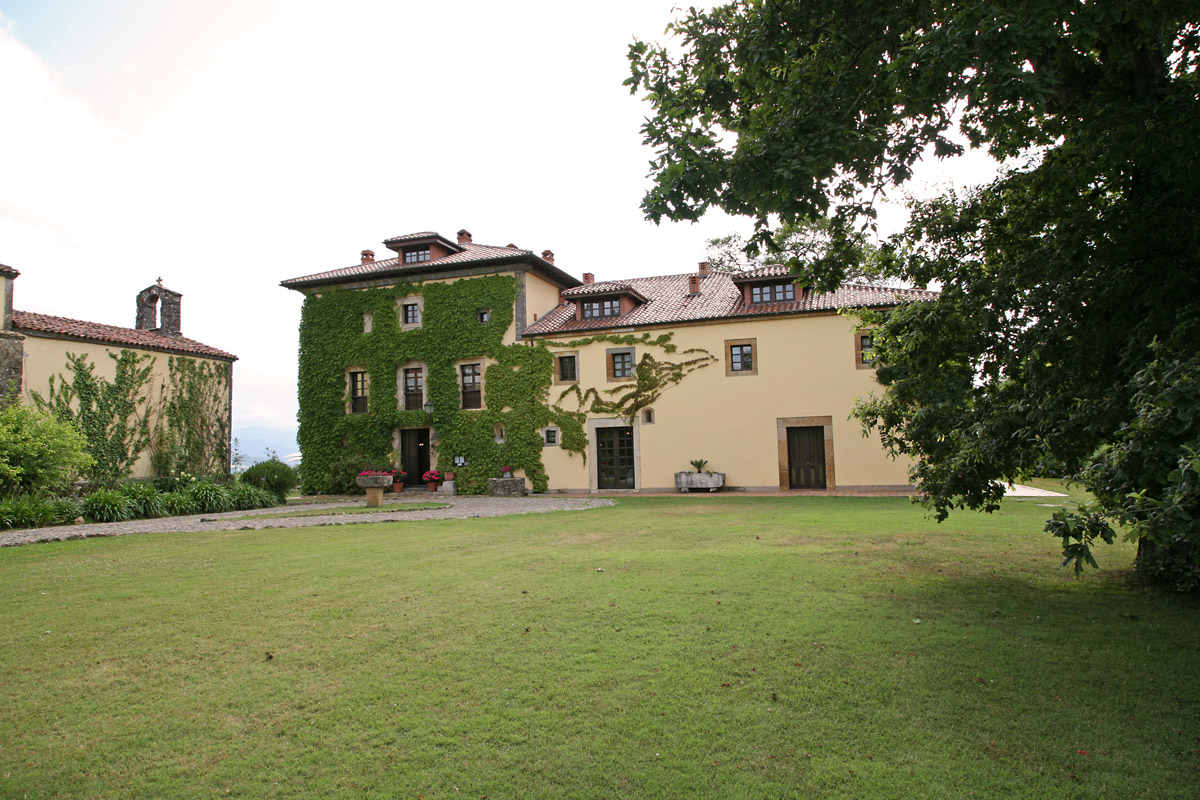 Hoteles rurales de Casonas Asturianas: vista general del hotel Palacio de Cutre.