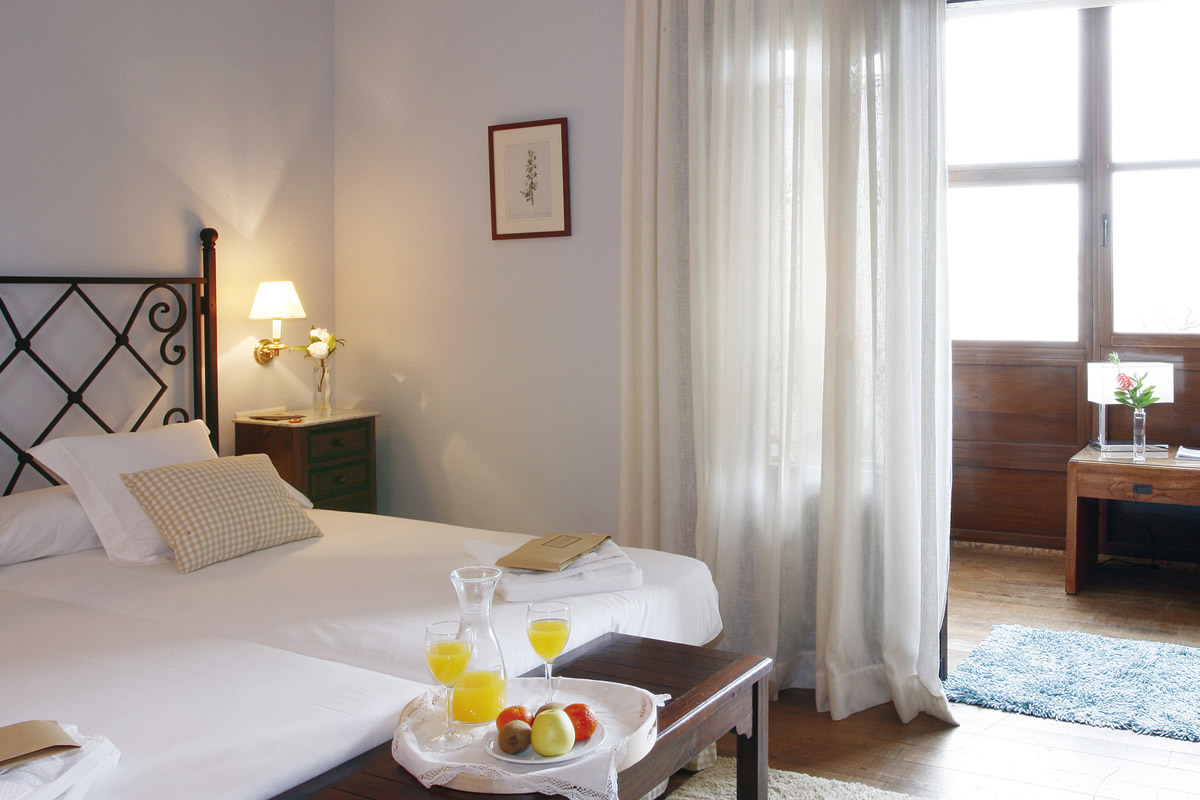 Hoteles rurales de Casonas Asturianas: vista de una habitación.