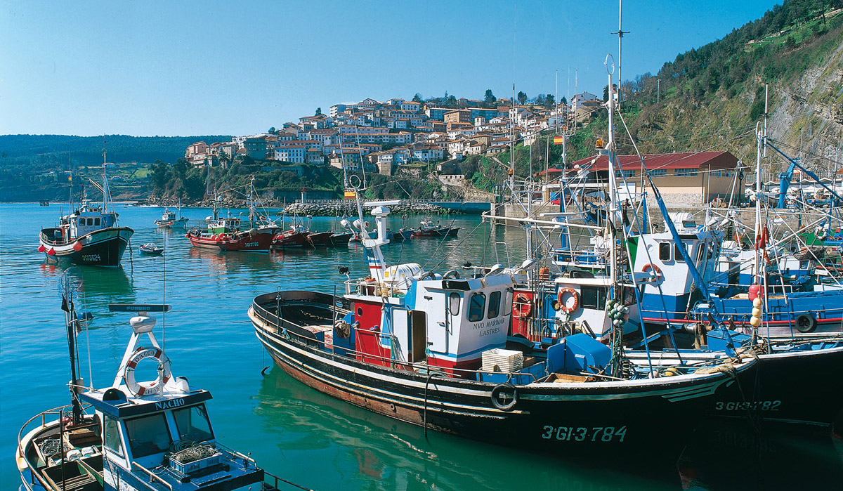 Puerto de Lastres, un destino perfecto para pasar el Puente de Mayo en Asturias
